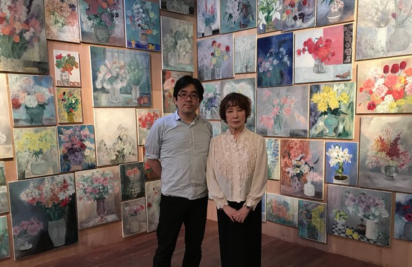 髙山由紀子さんと髙山尚紀さん(「アトリエ第Q藝術」にて)