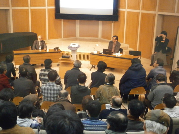 「東宝スタジオ展 映画=創造の現場」関連企画レクチャー「映画講座―創造の現場を語る 1.特撮美術」の様子